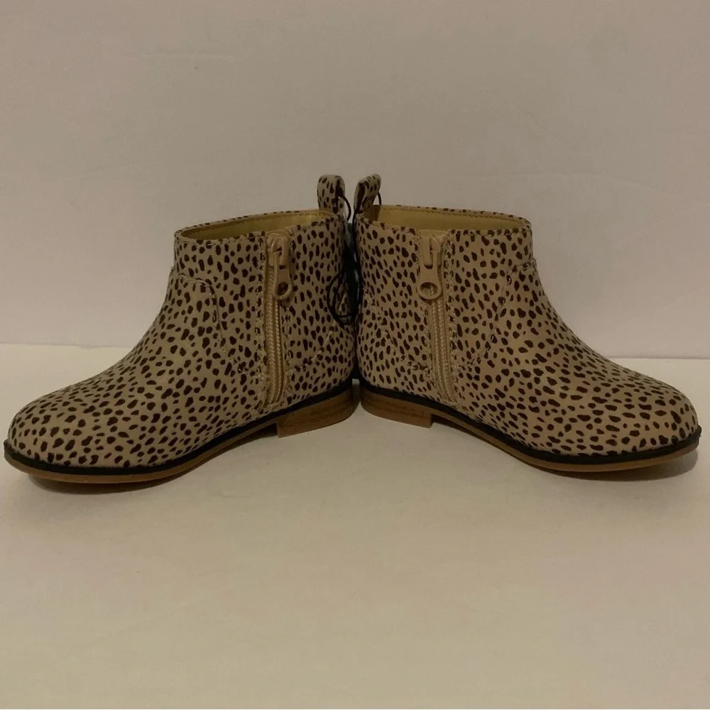 NWT. Cat & Jack Toddler Girl Ankle Zipper Booties